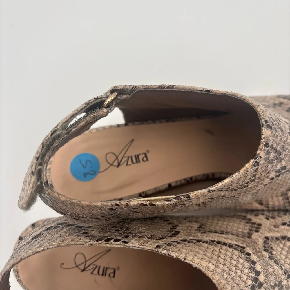 Azura these stylish